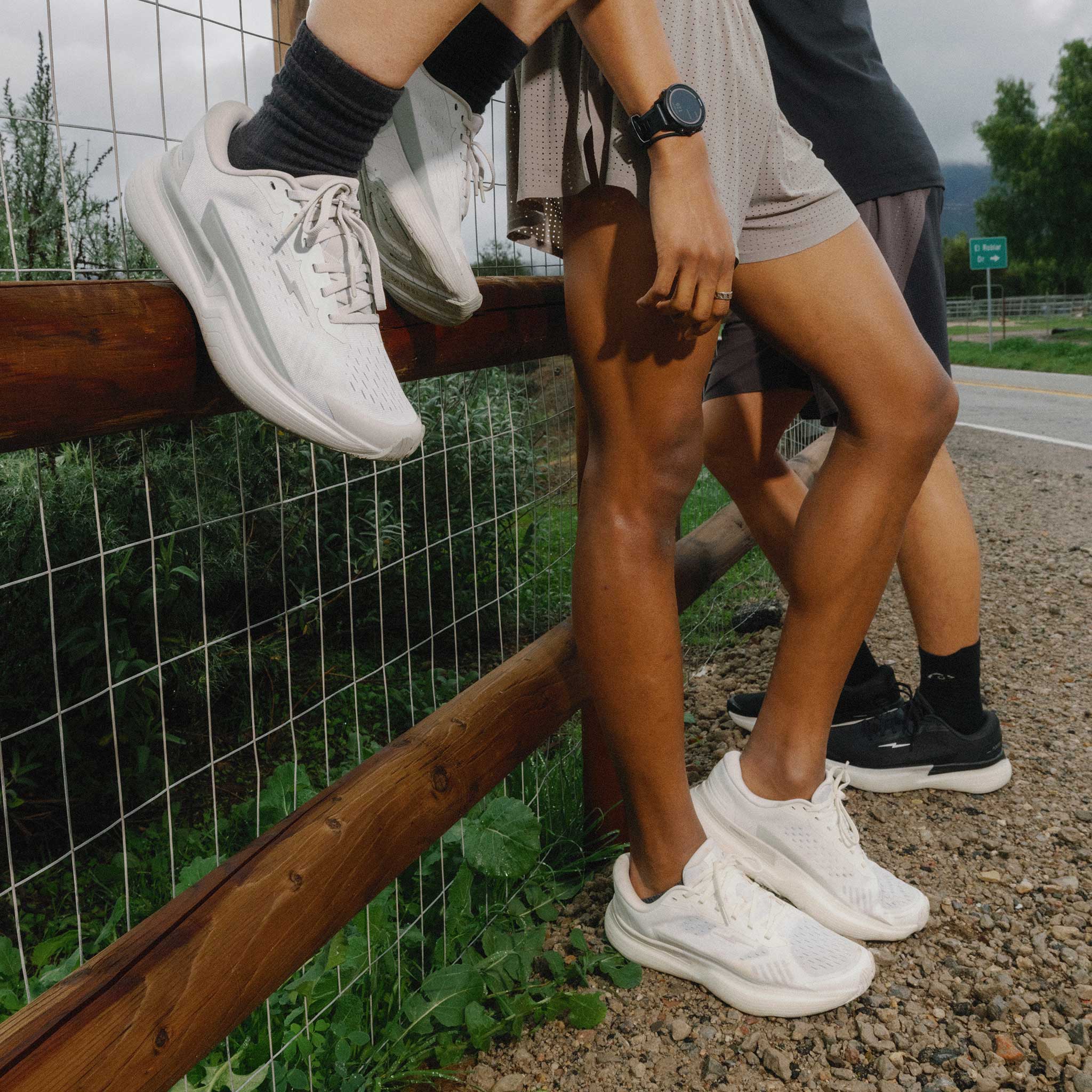 Women's AXIS - Black/Undyed