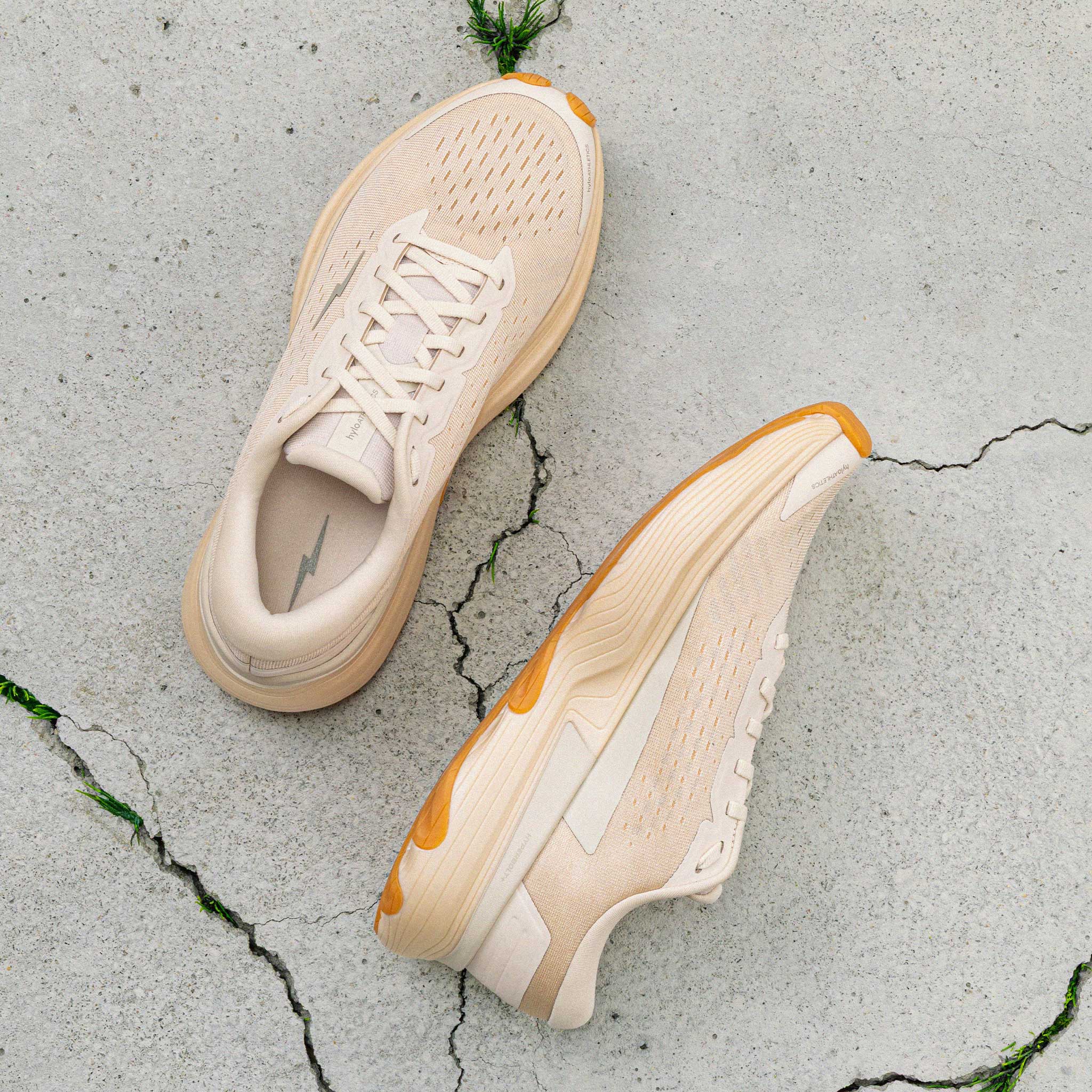 Women's AXIS - Sand/Oat
